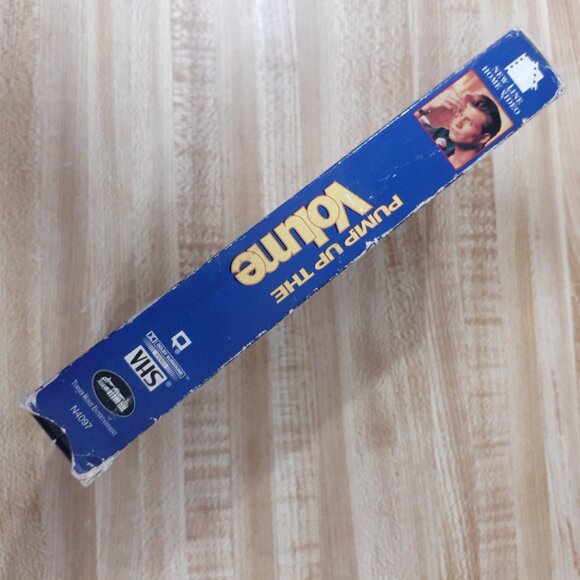 Pump Up the Volume 1990 VHS Christian Slater Samantha Mathis Seth Green Zappa - Picture 4 of 12